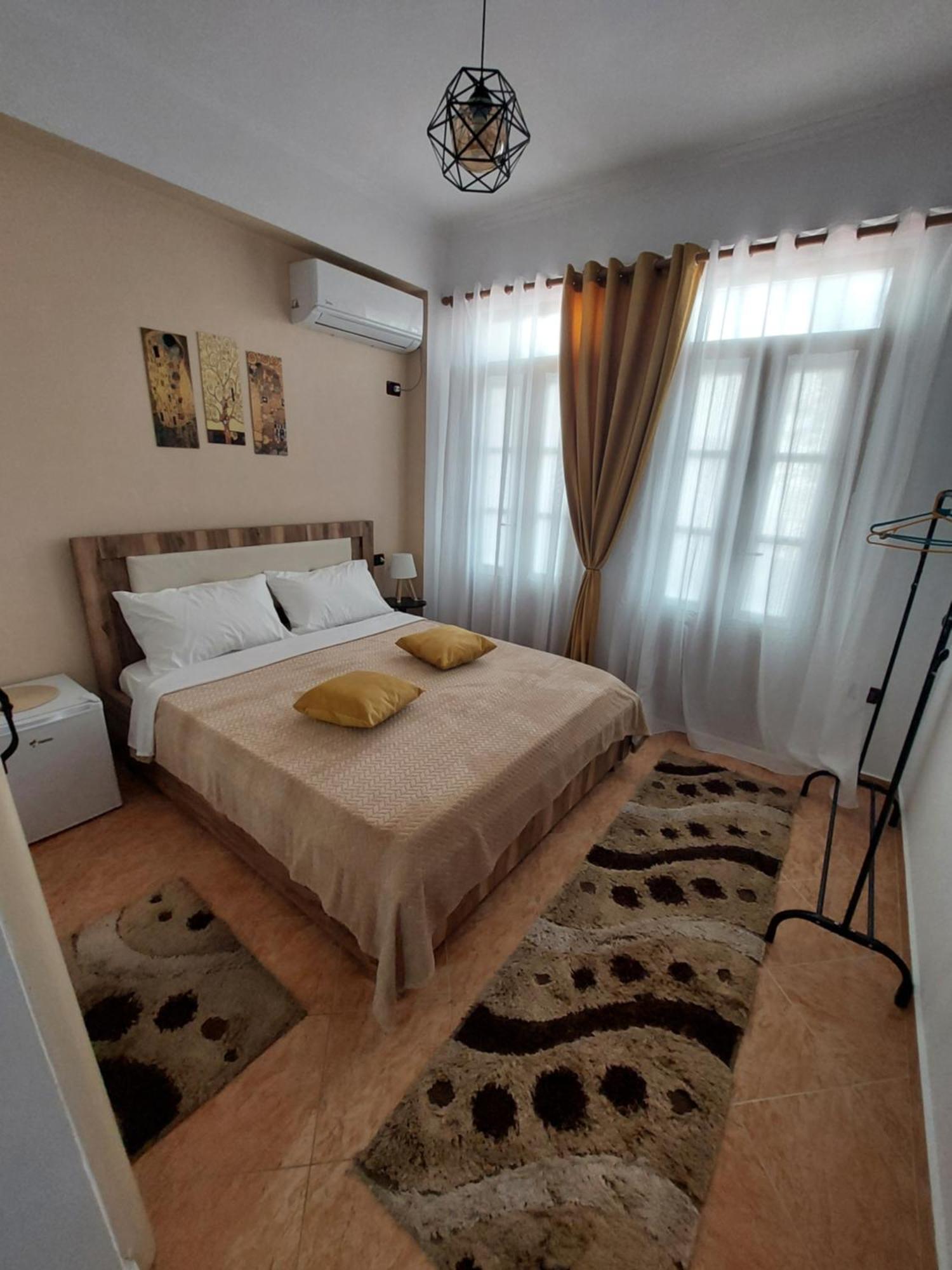 Godard Apartments Vlore Ngoại thất bức ảnh